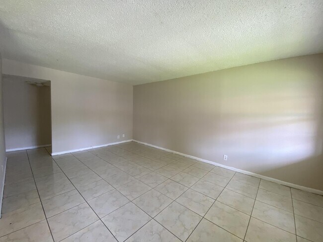 Foto del edificio - 1200 SW 50th Ave