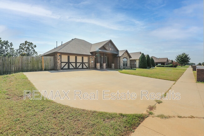 Building Photo - 1909 Sandpiper Ave