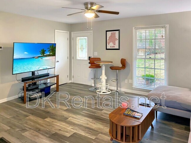 Building Photo - 5282 Maple Valley Rd SW