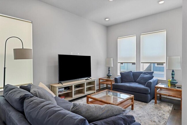 Foto del edificio - 2329 Lindstrom St