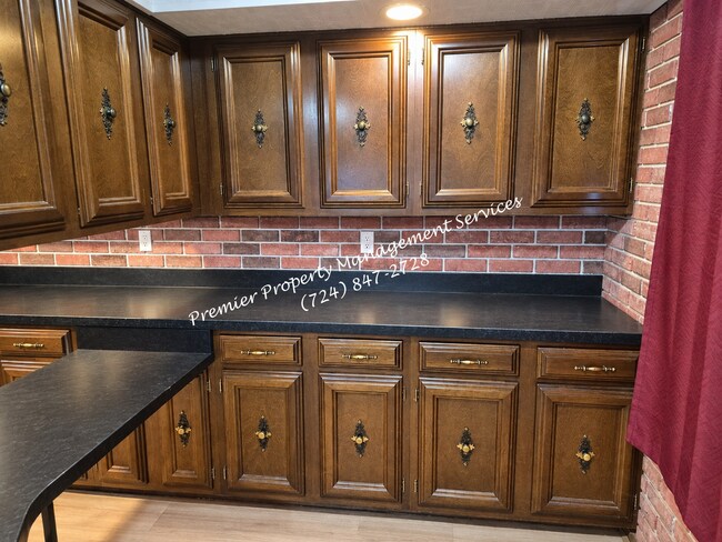 Foto del edificio - 3811 Sunflower Rd