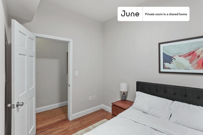 Foto del edificio - Room in Shared 4 bed/1 bath home