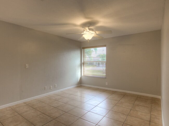 Building Photo - 9506 Burlington Pl