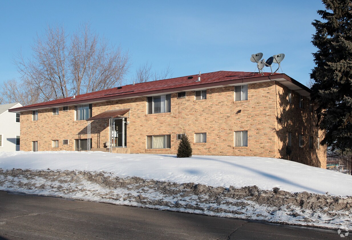 Building Photo - 1307 Shakopee Ave E