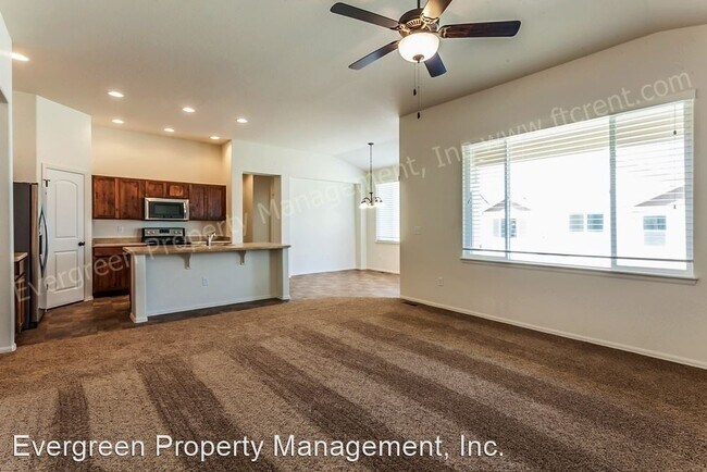 Foto del edificio - 3 br, 2 bath House - 1322 Murrlet St