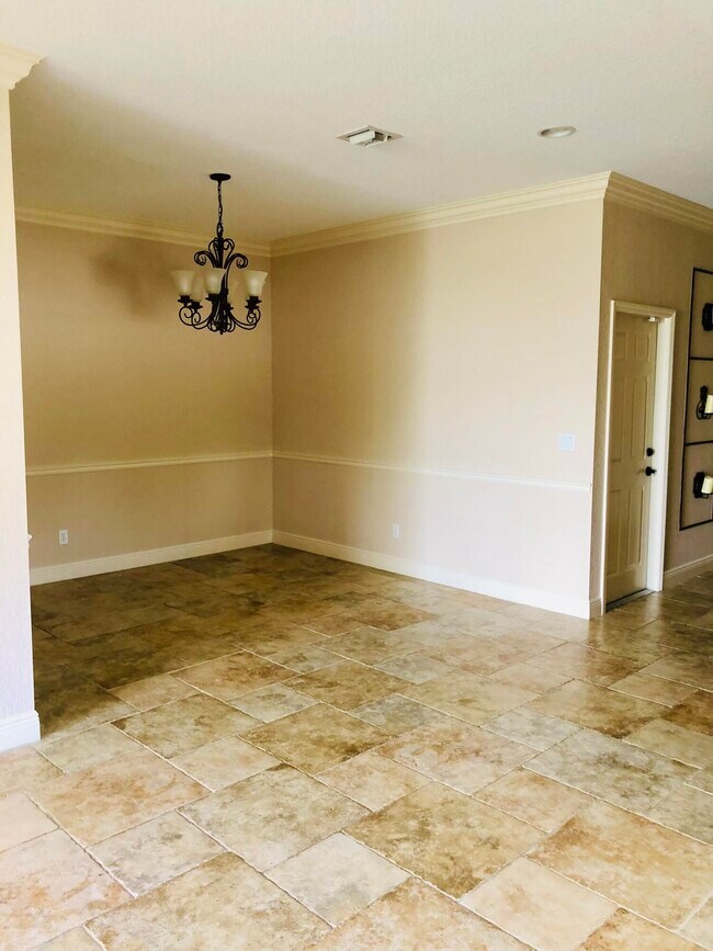 Foto del edificio - 1153 Normandie Way