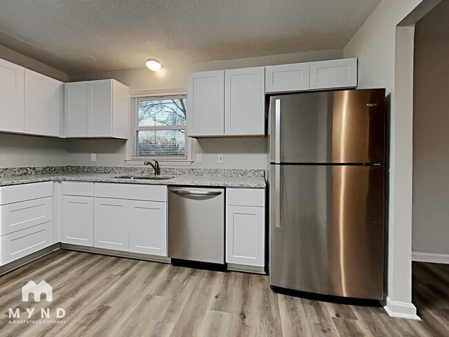 Building Photo - 6600 Barrington Dr