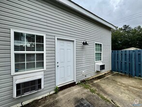 Building Photo - 3702 Squaw Valley Dr SW