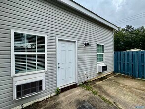 Building Photo - 3702 Squaw Valley Dr SW
