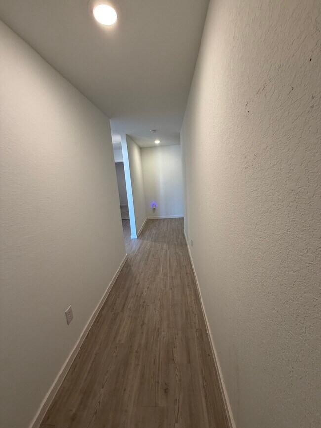 Foto del edificio - 6108 Bayberry Brk