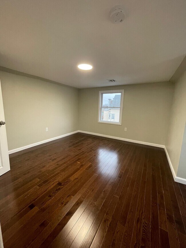 Unit 3 - 441 S 15th St