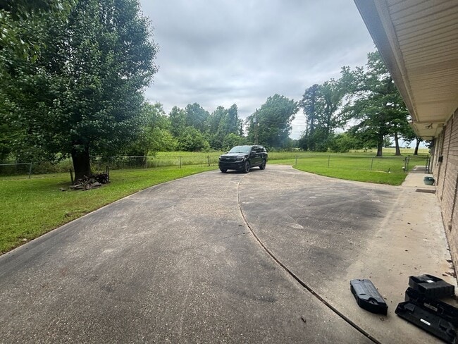 Building Photo - MINDEN BEAUTY ON 2 ACRE LOT