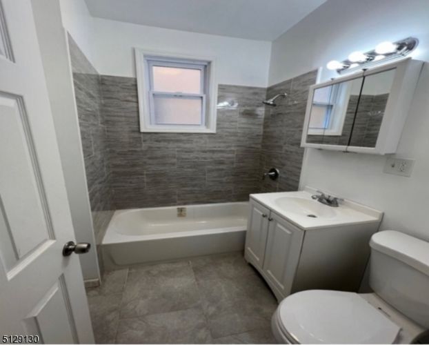 Foto principal - 112 Paine Ave