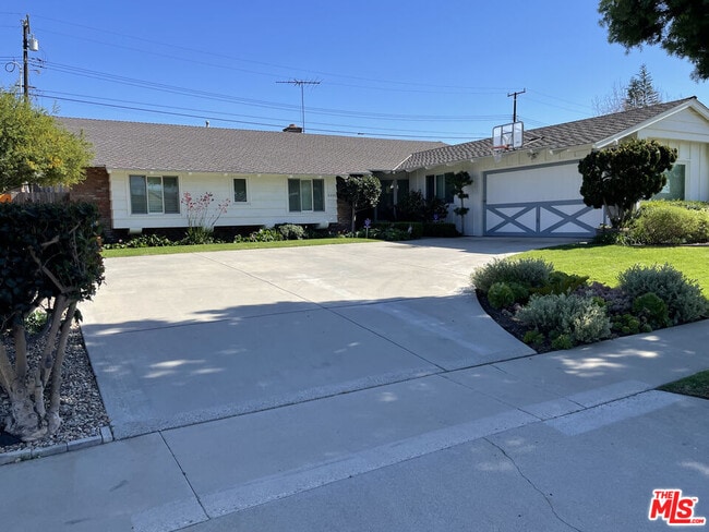 Building Photo - 6606 S Sherbourne Dr