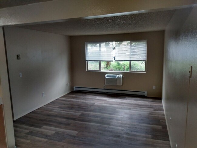 Foto del edificio - 2 bedroom 1 bathroom ground floor apartment - Granvue Apartments