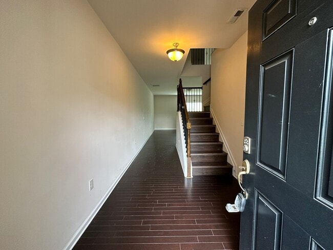 Building Photo - 611 Brier Crossings Loop