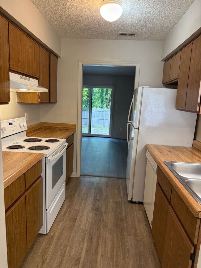 Foto del edificio - 2 bedroom, 2 bathroom