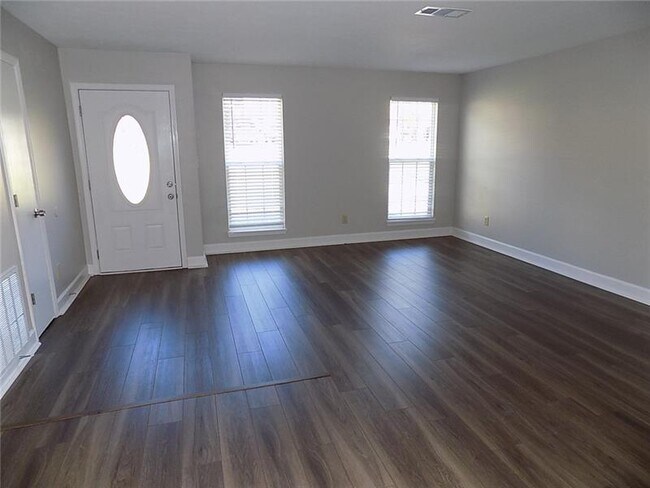 Building Photo - 968 Country Oaks Ct
