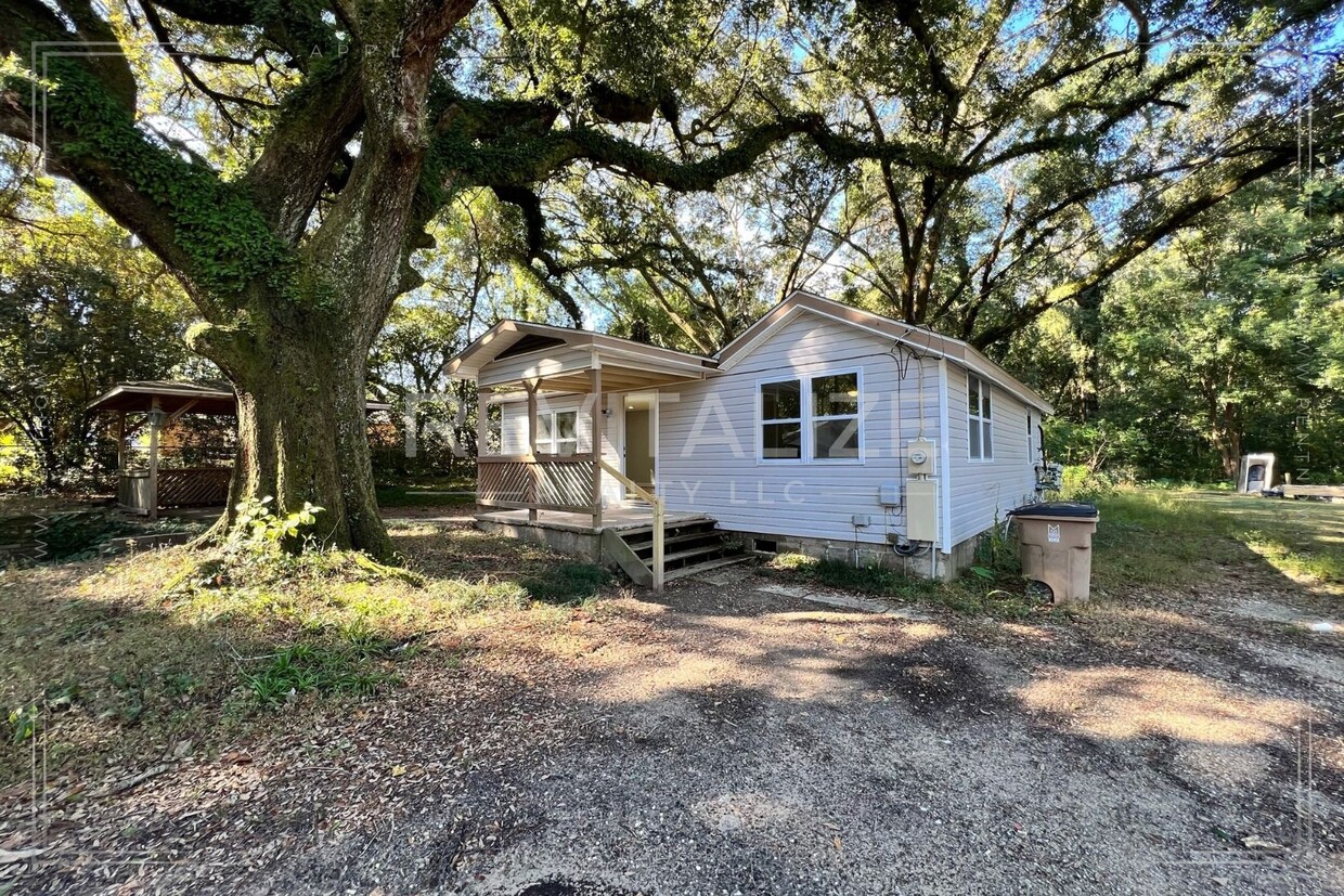 Primary Photo - 2 Bedroom/1 Bathroom Home in Mobile!