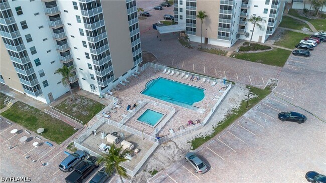 Foto del edificio - 5500 Bonita Beach Rd SW