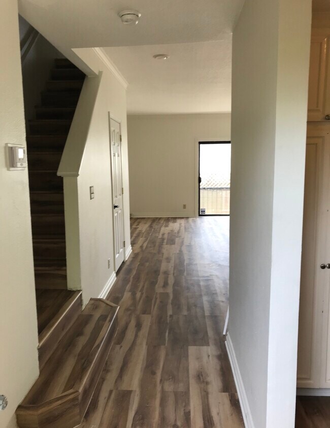 Foto del edificio - 5247 Agnes Ave