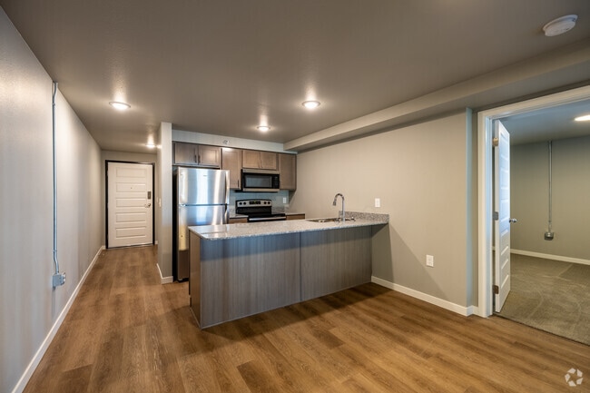 1BR, 1BA - 493SF - Dining - Flats on Havens