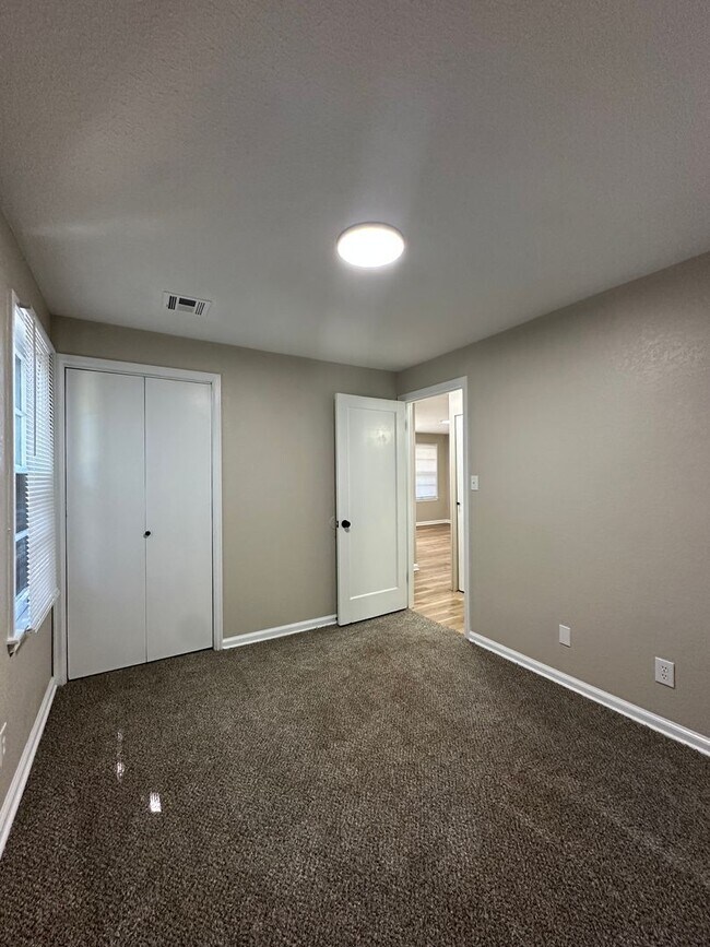 Foto del edificio - Coming Soon! Modern Updates Meet Comfort in This Move-In Ready 3BR Home. Available for Rent or Re...