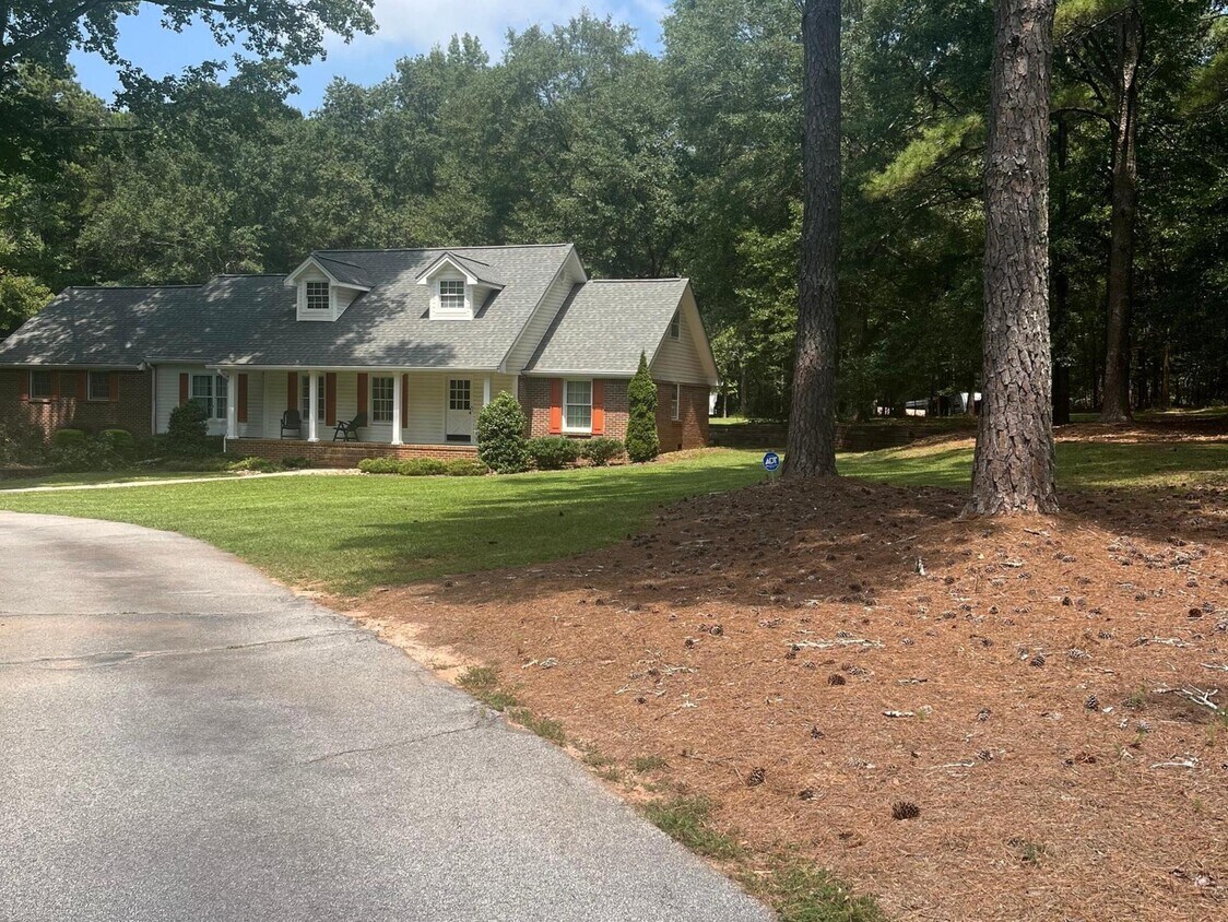 Primary Photo - 2701 Tucker Mill Rd SW