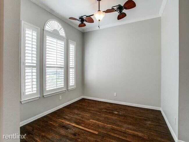 Building Photo - 3014 Abbey Ln