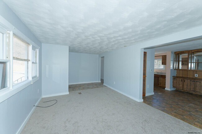 Building Photo - 844 Burden Lake Rd