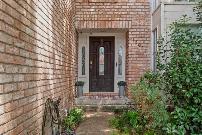 Foto del edificio - 13022 Hollow Brook Dr