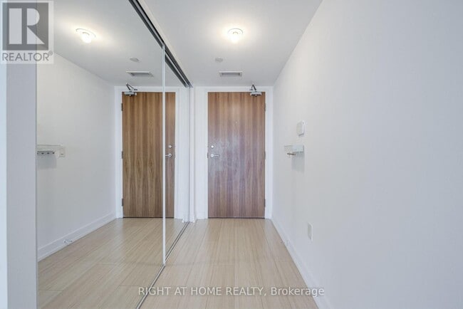 Building Photo - 85 Queens Wharf Rd