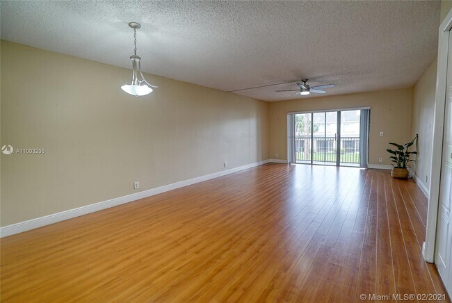 Building Photo - 16581 Blatt Blvd