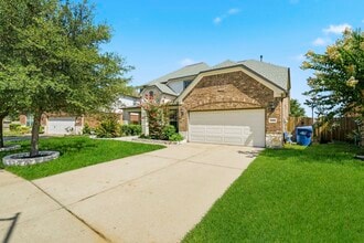 Building Photo - 25907 Foxrun Vista Dr