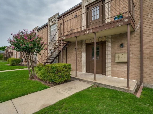 Foto del edificio - 4022 Ridglea Country Club Dr