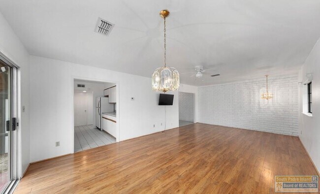 Foto del edificio - 313 McFadden Dr