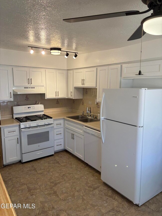 Foto del edificio - 10409 Sigma St