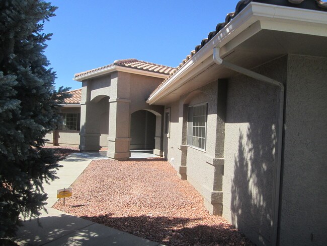 Building Photo - 65 N Fitzmaurice Dr