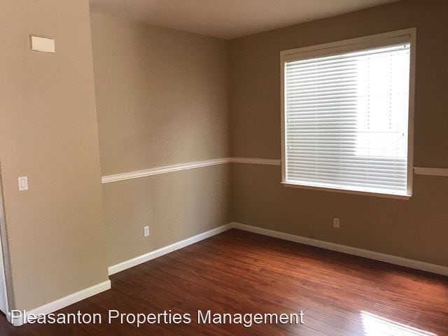 Building Photo - 3 br, 2.5 bath House - 2259 S. Donovan Way