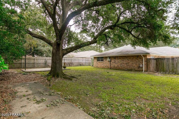 Building Photo - 99 Karolwood Dr