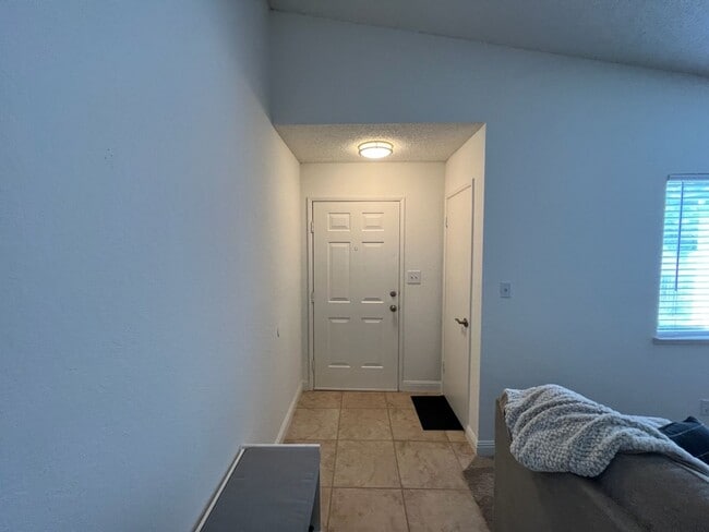 Foto del edificio - Two bedroom patio home located in NW Modesto!