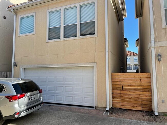 Foto del edificio - 7150 Windwater Pkwy N