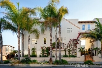 Building Photo - 3601 Manhattan Ave