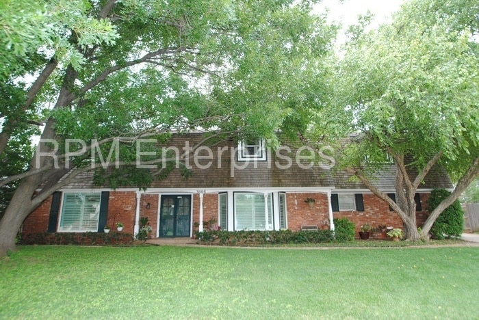 Primary Photo - 3008 Red Rock Cir
