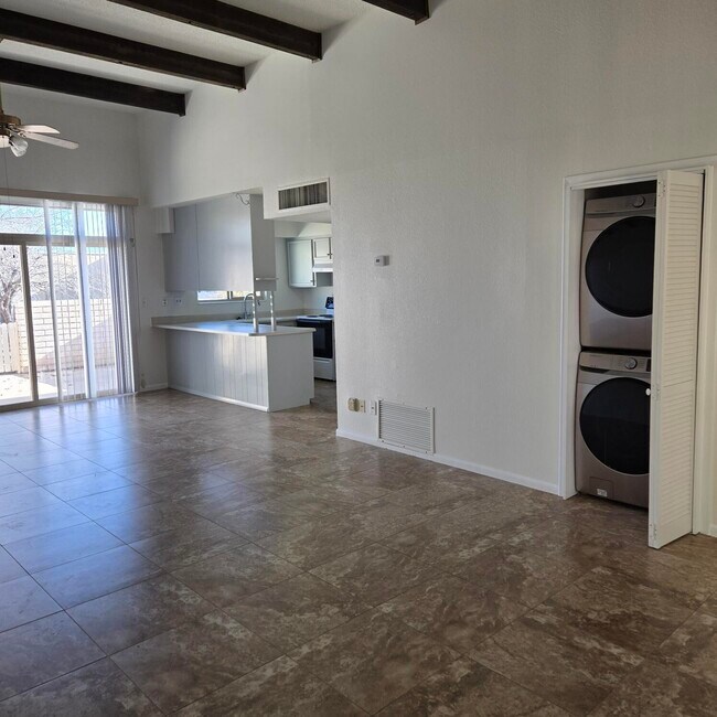 Foto del edificio - 1305 Rio Rancho Blvd SE