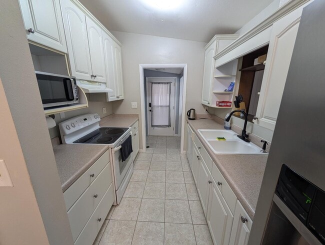 Building Photo - 1657 Louvre Dr