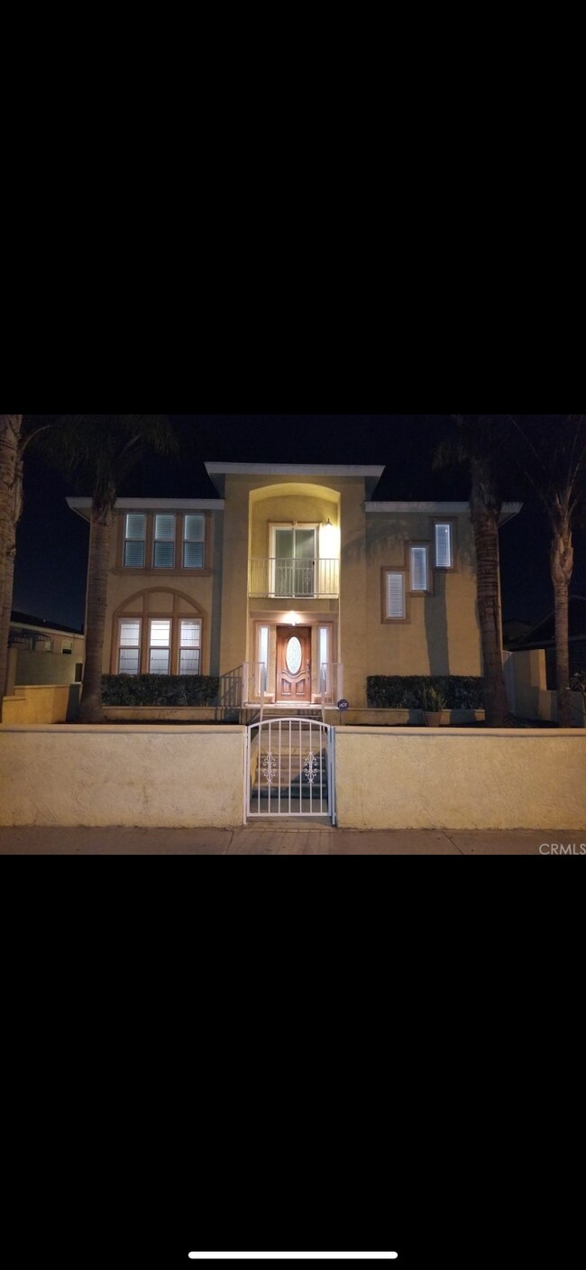 4564 W 156th St Unit 1, Lawndale, CA 90260 Condo for Rent in Lawndale