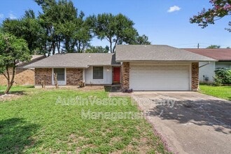 Building Photo - 10057 Woodland Village Dr
