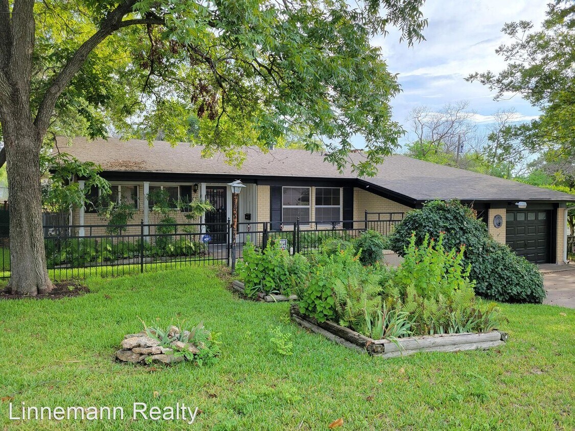 4 br, 2 bath House 1802 Wheeler Ave House Rental in Killeen, TX