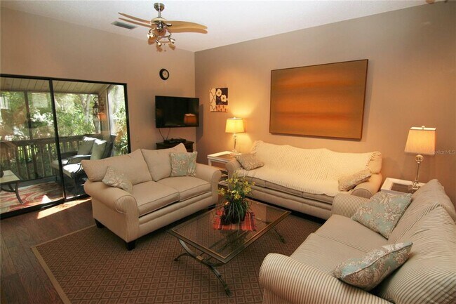 Building Photo - 207 Woodland Dr